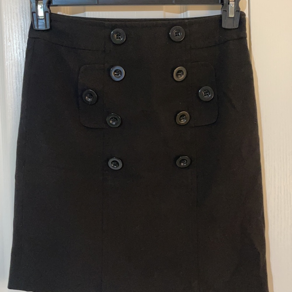Ann Taylor Petites SZ 0P Black Mini Skirt Cute Front Button Detail and Side Zip - Picture 3 of 14